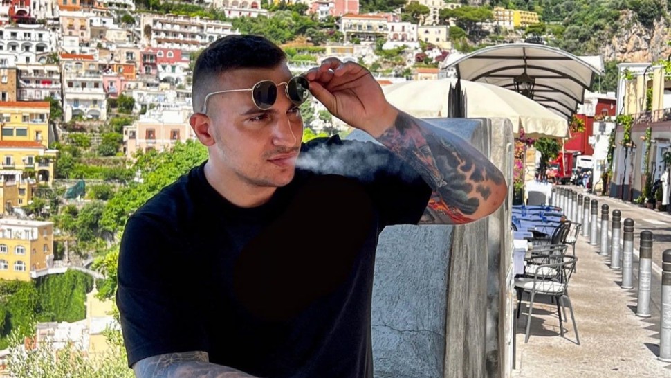 Cine e polițistul care vindea cocaină îmbrăcat în uniforma de serviciu
