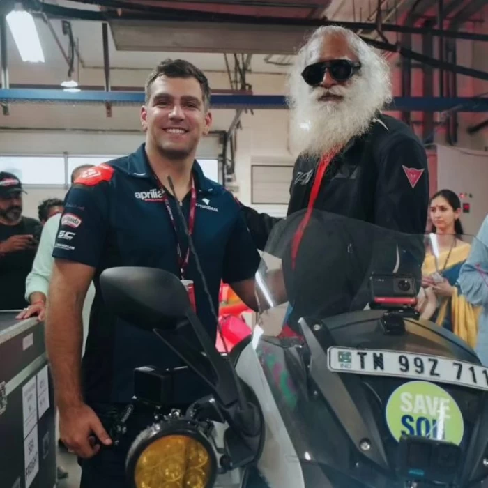 Ovidiu Toma, CEO Cryptodata, alături de Sadhguru