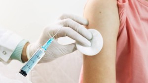 O nouă tranșă de vaccin antigripal în farmacii. Alexandru Rogobete Consumul este mult în creștere față de anul trecut chiar cu 30-40