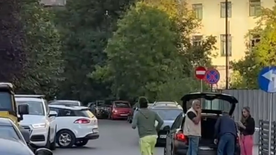 Tatăl lui Vlad Pascu maraton printre jurnaliști la secția de poliție