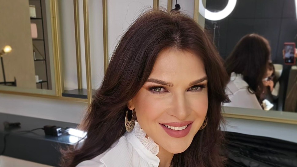 Monica Bîrlădeanu în vizită la Coana Mița Biciclista. Bruneta i-a lăsat pe toți cu gura căscată