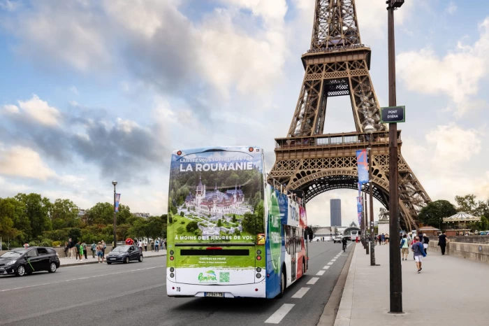 România, promovată turistic la Paris! Peste 100.000 de euro pentru panouri publicitare și autobuze colantate timp de 20 de zile