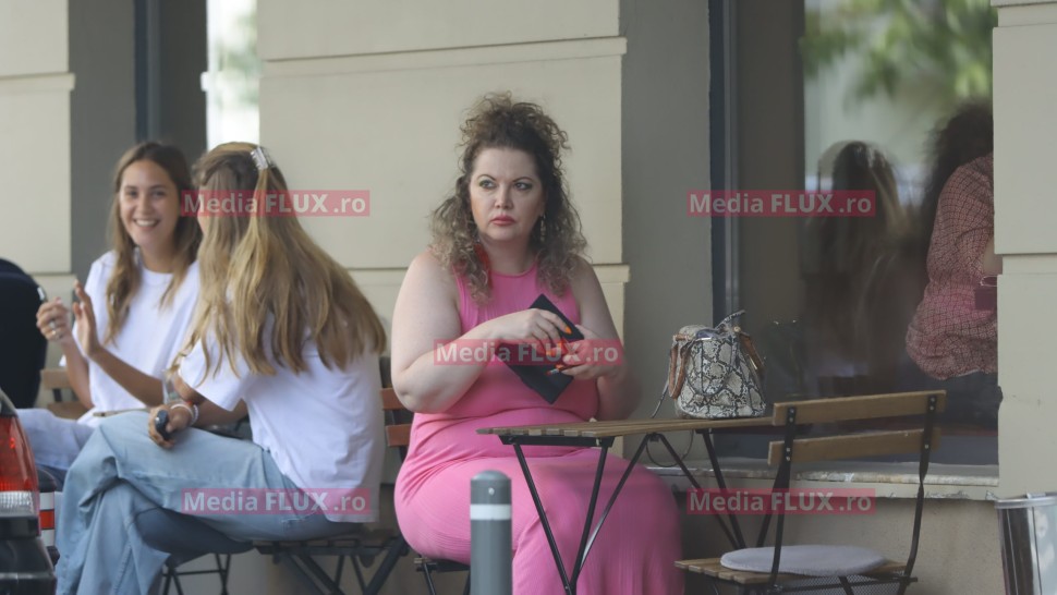 Ce face Oana Lis atunci când nu o vede nimeni. IMAGINI PAPARAZZI explicite | EXCLUSIV