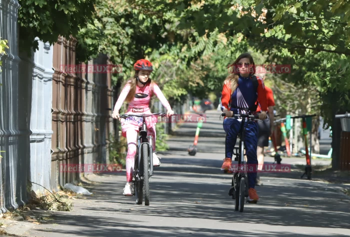 Iulia Albu, pe bicicletă cu Mika. Primele imagini după America Express | FOTO MEDIAFLUX