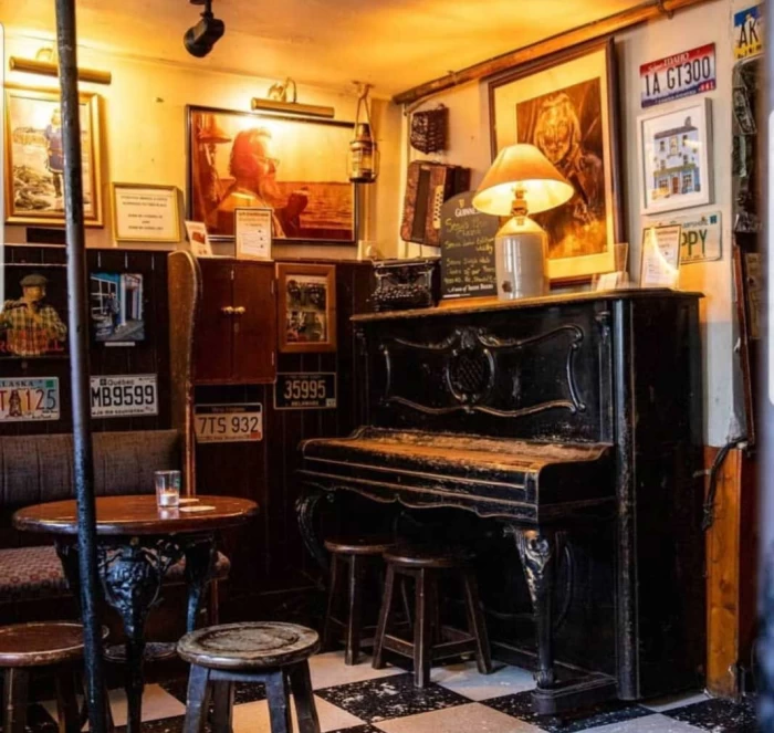 Sean s bar interior