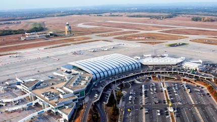 Guvernul maghiar vrea să cumpere Aeroportul din Budapesta Ofertă de miliarde de euro pentru pachetul majoritar