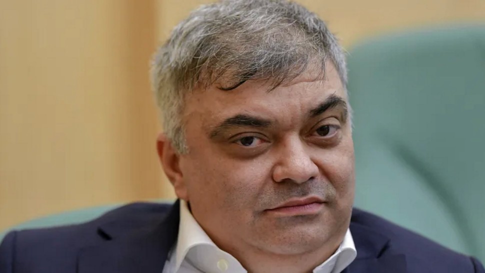 Cristian Plută directorul adjunct al ASSMB arestat preventiv pentru 30 de zile Managerul Spitalului Colentina a fost plasat în arest la domiciliu
