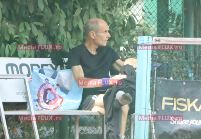 Cristian Tudor Popescu o „calcă în picioare” pe Simona Halep cu o pereche de șosete bombardate ca după război