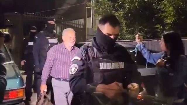 Ironia sorții Dumitru Buzatu a fost arestat chiar de vecina lui