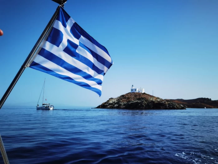 Turiștii care pleacă în Grecia vor plăti o taxă pentru schimbări cliamtice