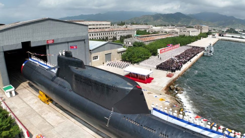 Coreea de Nord dezvăluie primul său submarin tactic dotat cu armament nuclear. Ce spune specialiștii