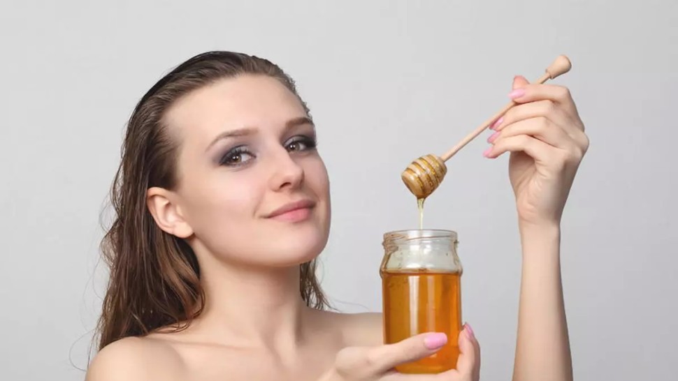 Măști cu miere de albine. Perfecte pentru îngrijirea pielii