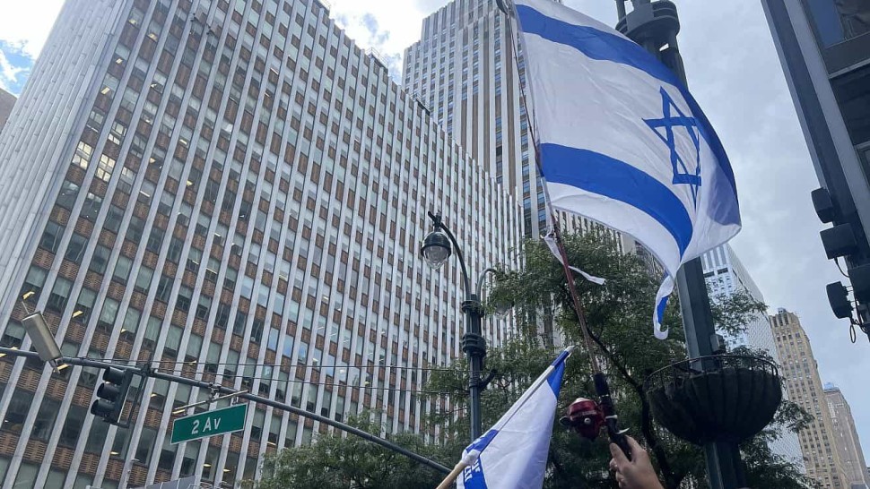 Războiul din Israel unește inimi. Mii de oameni cântă în cor Hatikva pe străzile din New York VIDEO
