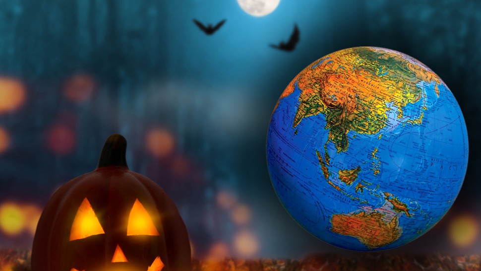 Superstiții și obiceiuri de Halloween. Ce rol are lumânarea aprinsă în dovleac