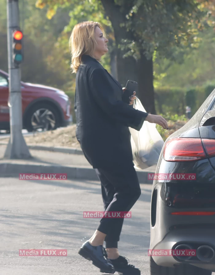 Cristina Bâtlan, Regina Pantofilor din România, nu se sfiește să mănânce fast food