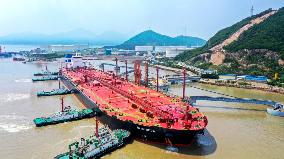 China economisește miliarde de dolari din importurile record de petrol sancționate din Rusia Iran sau Venezuela