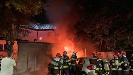Incendiu în București Răsturnare de situație după focul din Sectorul 6 Poliţia Capitalei avea acolo depozitate corpuri delicte