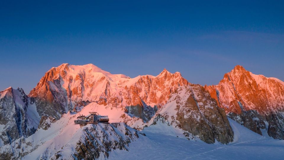 Vârful Mont Blanc a scăzut cu 2 metri în ultimii doi ani. Muntele este în continuă mișcare