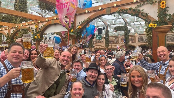 Cum a apărut super-sărbătoarea Oktoberfest. Culmea la început consumul de alcool era strict interzis