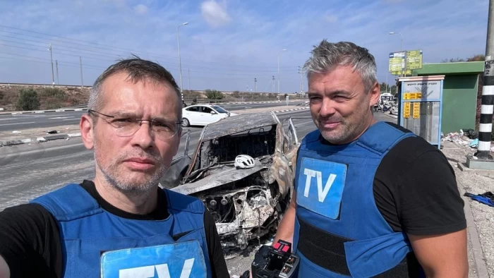 Jurnaliști români trimiși în mijlocul conflictelor din Israel. Despre cine este vorba?