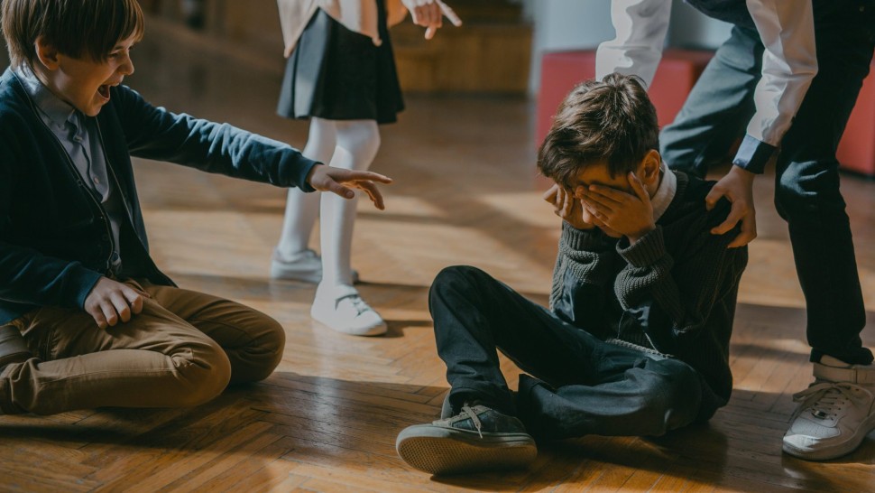 Unul din patru copii umilit la școală. Bullying-ul ia amploare în România