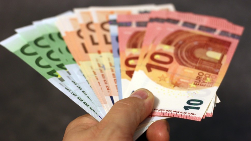 O țară apropiată geografic de România trece la moneda EURO de la 1 februarie. Nici măcar nu este în UE
