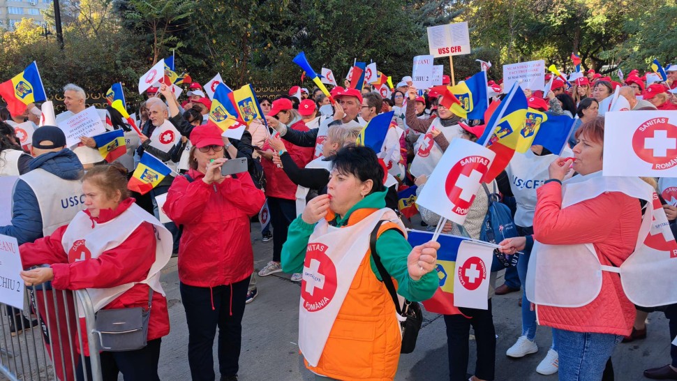 Salarii mai mari în sănătate. Zeci de mii de angajați dau în judecată Guvernul