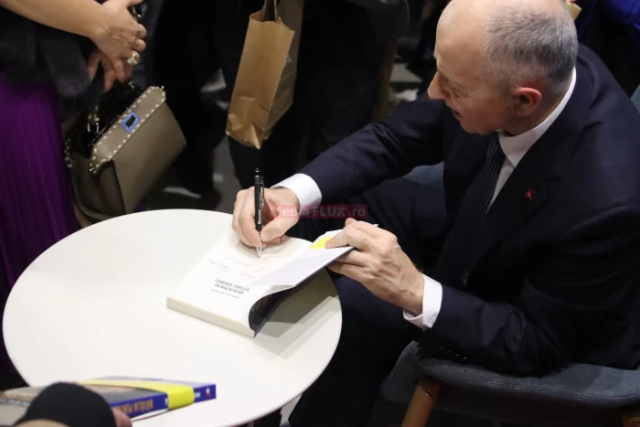 Mircea Geoană, lansare de carte la Gaudeamus