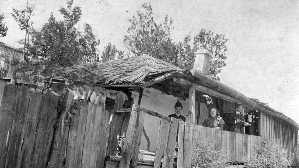Cum arăta Bojdeuca lui Creangă în 1889 la moartea scriitorului. Prima renovare făcută în 1914