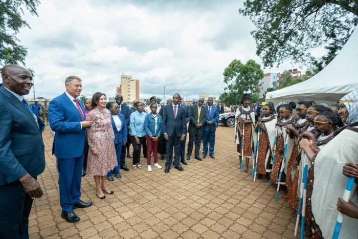 Familia Iohannis își continuă periplul prin Africa