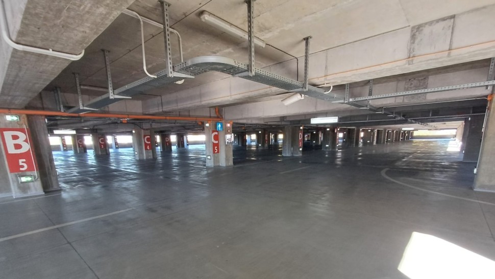 Ce se întâmplă cu parcările Park  Ride din București. Două din trei sunt goale