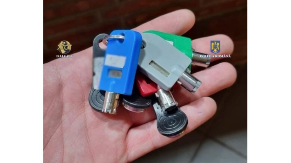 Păcănelele din România fraudate de escroci Păcăleau aparatele și își măreau câștigurile VIDEO