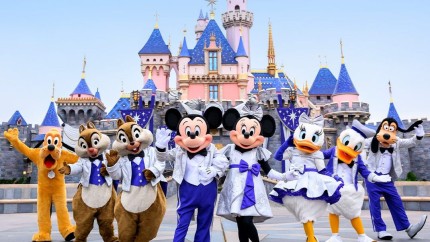 Disneyland angajează 8.500 de persoane. Ce salarii se oferă
