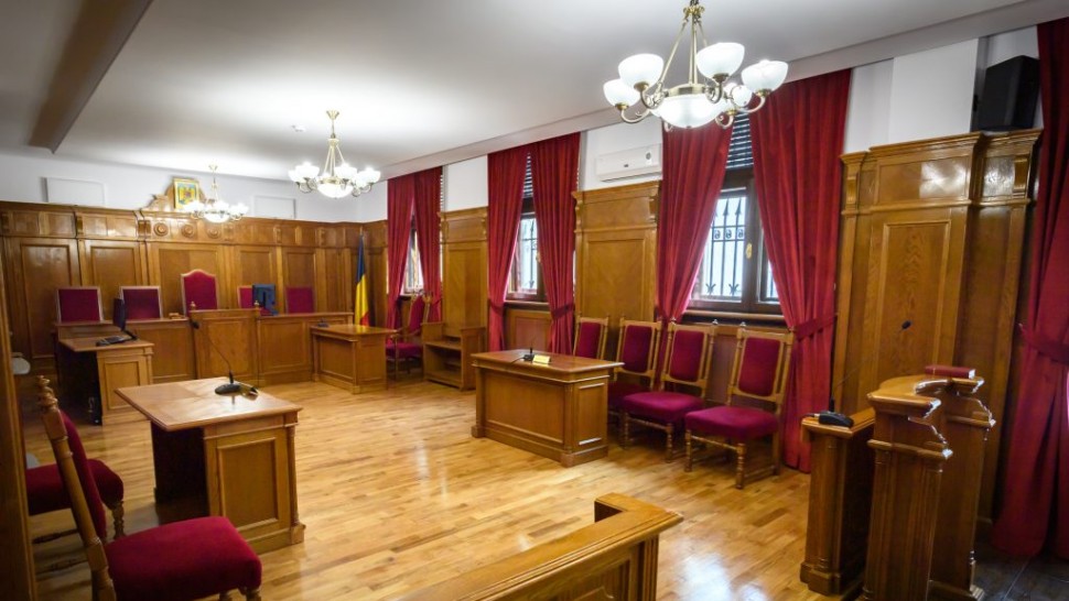 Război pe pensiile magistraților Înalta Curte trimite la CCR o expertiză care contestă legea Guvernului Bolojan