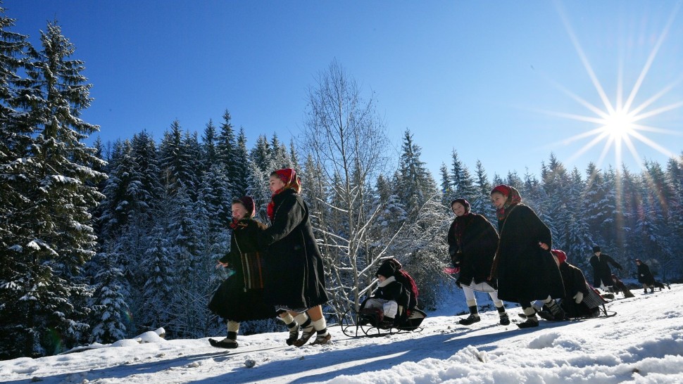 Obiceiuri și tradiții de Crăciun în Bucovina. De ce aleg românii această zonă a țării