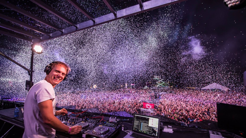 Armin van Buuren se întoarce în București în 2024. SAGA Festival un spectacol incendiar