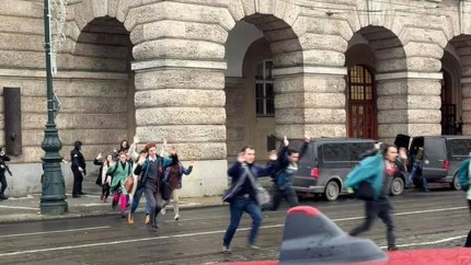 VIDEO Filmul tragediei din Praga. Doliu național în Cehia după atacul armat de la Universitatea Caroline UPDATE
