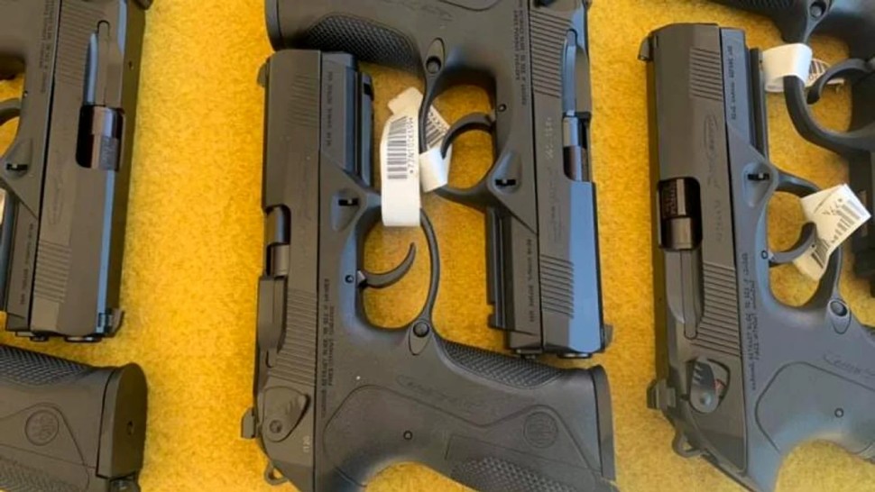 Celebrul pistol Beretta va fi fabricat în România. Intră în producție la uzina de armament din Cugir
