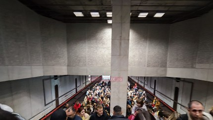 Haos la metroul bucureștean. Mecanici de tren îmbolnăviți subit. Mai multe garnituri au fost suspendate