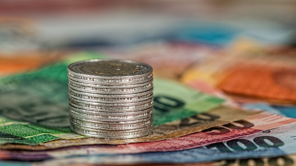 Ne îngropăm în datorii. România se împrumută cu peste 4 miliarde de lei în decembrie