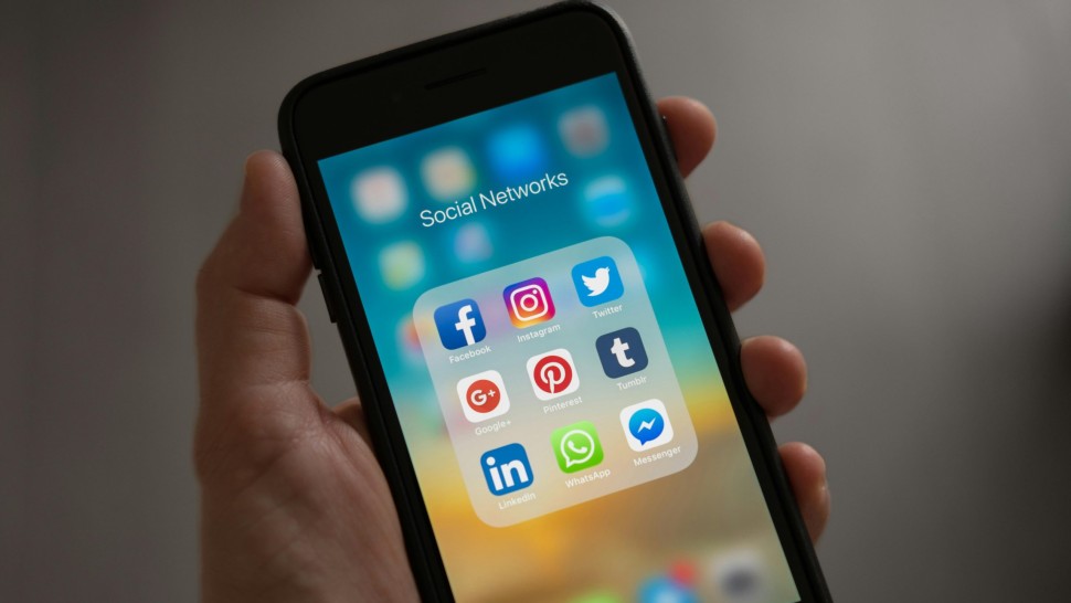 Facebook Instagram şi TikTok date în judecată. Efecte grave asupra copiilor