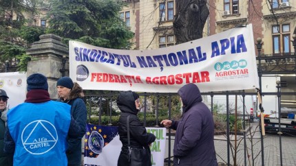 Protestele bugetarilor pe final de an. Angajații APIA sunt în stradă sindicaliștii Sanitas declanșează conflictul de muncă FOTO EXCLUSIV