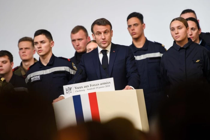 Emmanuel Macron cere trecerea la ”economia de război”