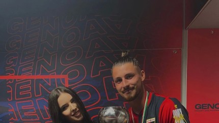Cu ce se ocupă iubita fotbalistului Radu Drăgușin I-a fost alături în ultimii patru ani