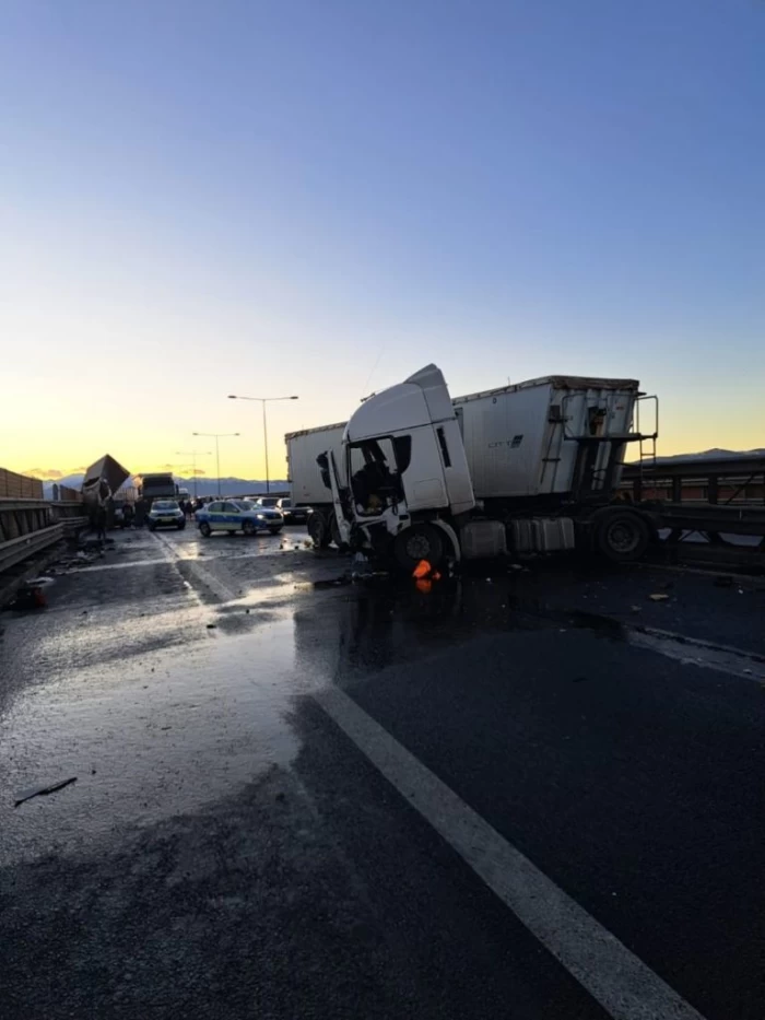 Grav accident auto pe autostrada A1 Sibiu Deva
