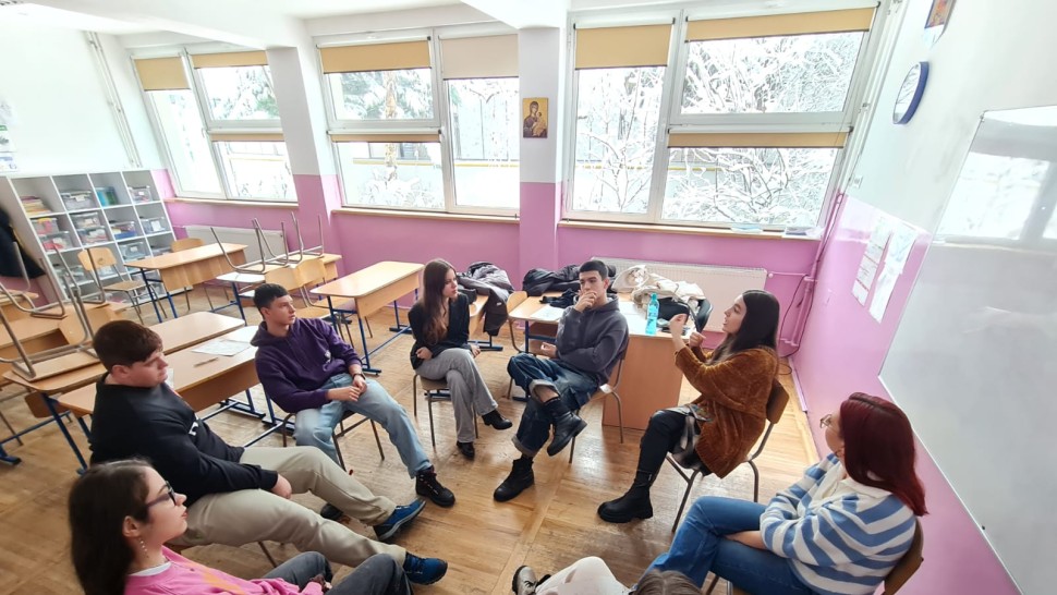 Ce trebuie să facă liceenii români care vor să studieze un an în SUA. Totul e gratuit