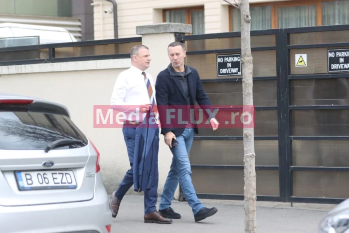 Cu DNA pe urme, Iulian Dumitrescu se ține de Poesia. Baronul de Prahova, întâlnire de taină la restaurantul preferat al politicienilor