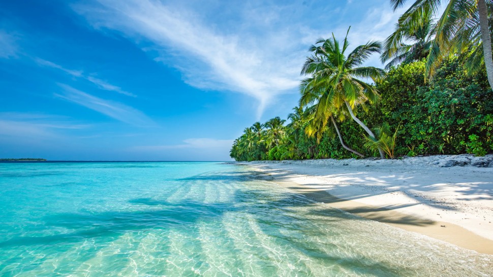 Unde se duc românii în minivacanța de Paște. Portugalia Maldive și Dubai sunt destinațiile de top