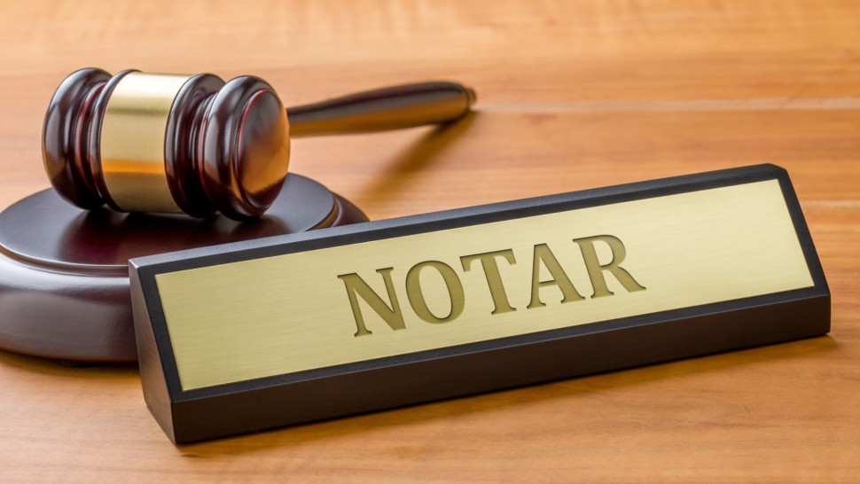 Gata cu drumurile la notar Legalizarea documentelor devine mult mai simplă cu notarii electronici