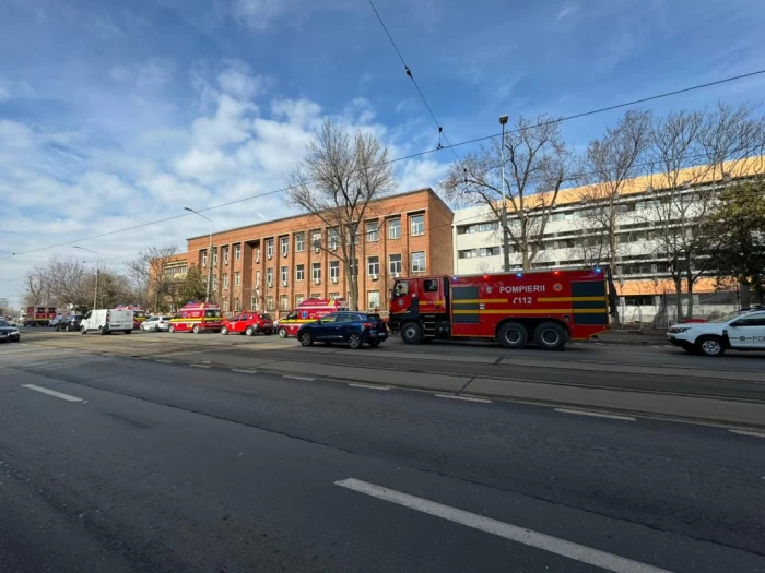 Incident la liceul Dimitrie Leonida din București, elevi duși la spital